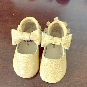 Monkey Nude Bow Moccasins with Red Bottoms